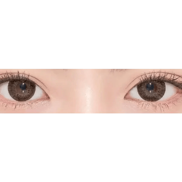 LensTown Vocati Brown — both eyes wearing the contact lenses