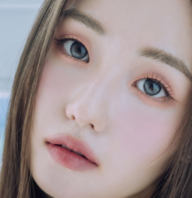 LensVery Anreen Ash Gray colored contact lens, 13.1mm graphic diameter, Monthly wear