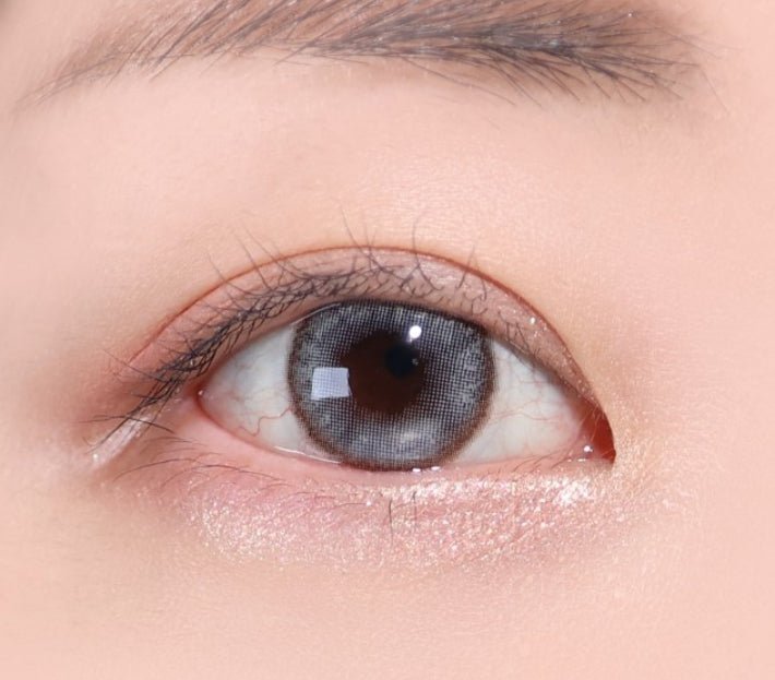 LensVery Blurry Dusty Gray colored contact lens, 13.3mm graphic diameter, Monthly wear