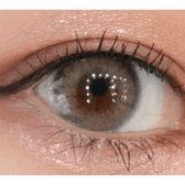 LensVery Silhouette2 Cream Beige Brown — single-eye close-up showing the contact lens appearance