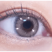LensVery Silhouette2 Cream Beige Brown — single-eye close-up showing the contact lens appearance
