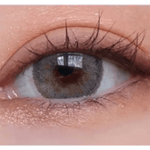 LensVery Silhouette Gray (10p) — single-eye close-up showing the contact lens appearance