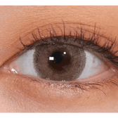 LensVery Silhouette Olive Brown (10p) — single-eye close-up showing the contact lens appearance