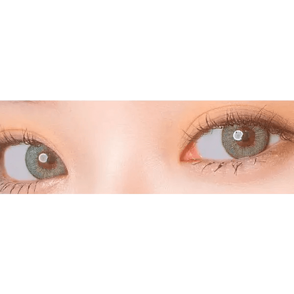 LensVery VeryTok Spring Green — both eyes wearing the contact lenses