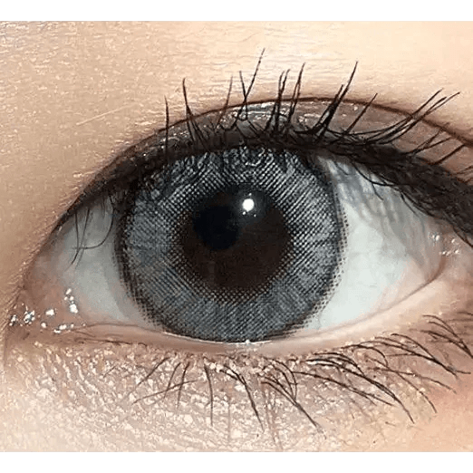 LensVery Wonder Eye Circle Gray — single-eye close-up showing the contact lens appearance