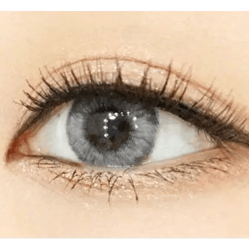 LensVery Wonder Eye Circle Gray — both eyes wearing the contact lenses