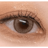 LensVery Wonder Eye Circle Hazel — single-eye close-up showing the contact lens appearance