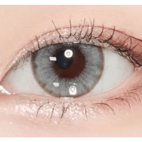 LensVery Wonder Eye Gray (10p) — single-eye close-up showing the contact lens appearance