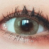 LensVery Wonder Eye Hazel — single-eye close-up showing the contact lens appearance