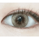 LensVery Wonder Eye Hazel — single-eye close-up showing the contact lens appearance