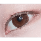 LensTown Lighly Classic Brown (20p) — single-eye close-up showing the contact lens appearance