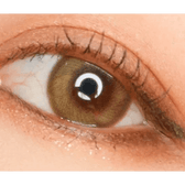 LensTown Lighly Mellow Brown (20p) — single-eye close-up showing the contact lens appearance