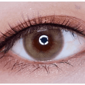 LensTown Lighly Mellow Brown (20p) — single-eye close-up showing the contact lens appearance