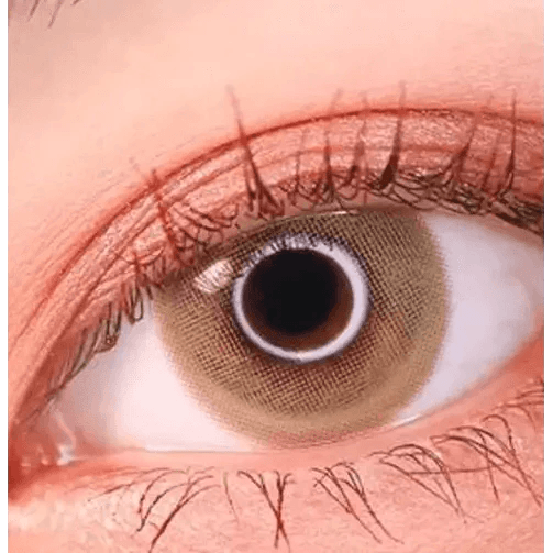 LensTown Lighly Mellow Brown (20p) — single-eye close-up showing the contact lens appearance
