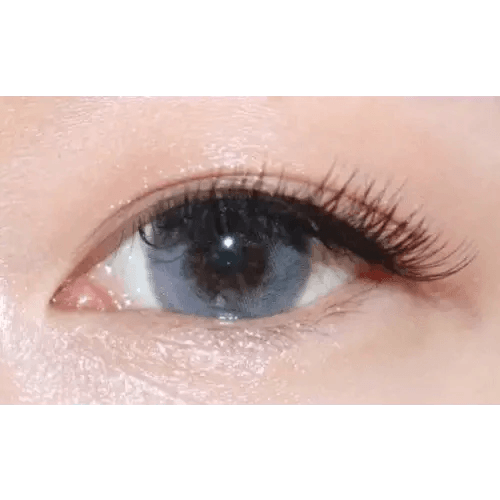 LensTown Lighly Mellow Gray (20p) — single-eye close-up showing the contact lens appearance
