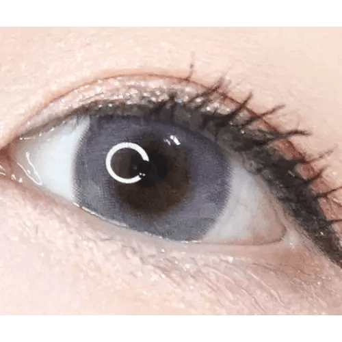LensTown Lighly Mellow Gray (20p) — single-eye close-up showing the contact lens appearance