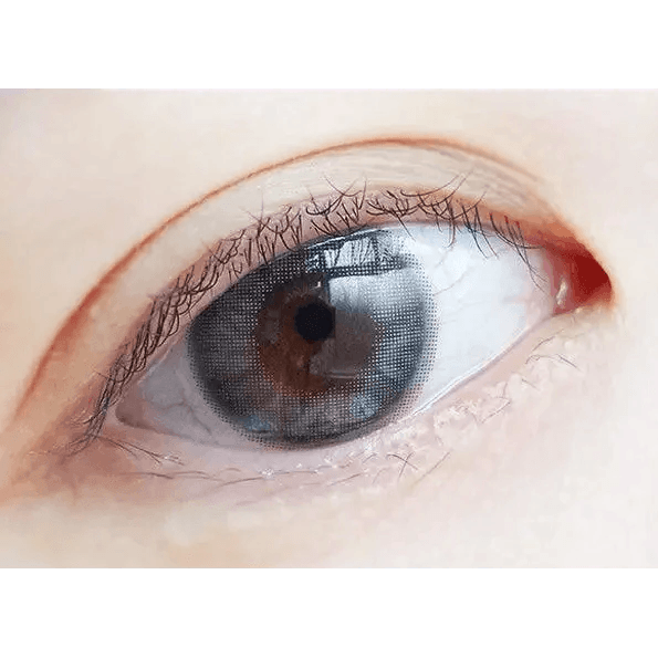 LensTown Lighly Pure Gray (20p) — single-eye close-up showing the contact lens appearance