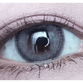 LensTown Lighly Rose Berry (30p) — single-eye close-up showing the contact lens appearance