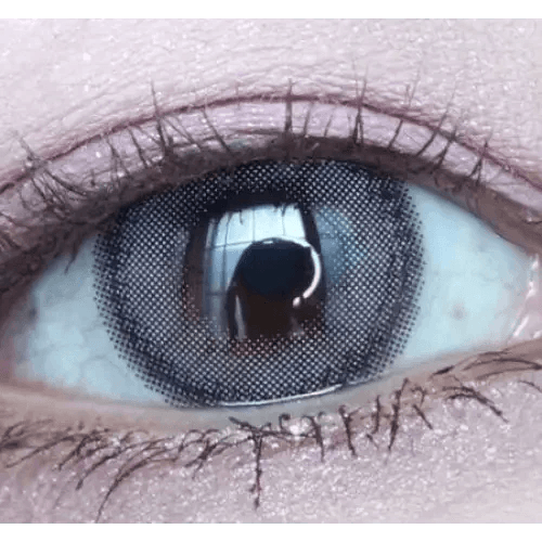 LensTown Lighly Rose Berry (30p) — single-eye close-up showing the contact lens appearance