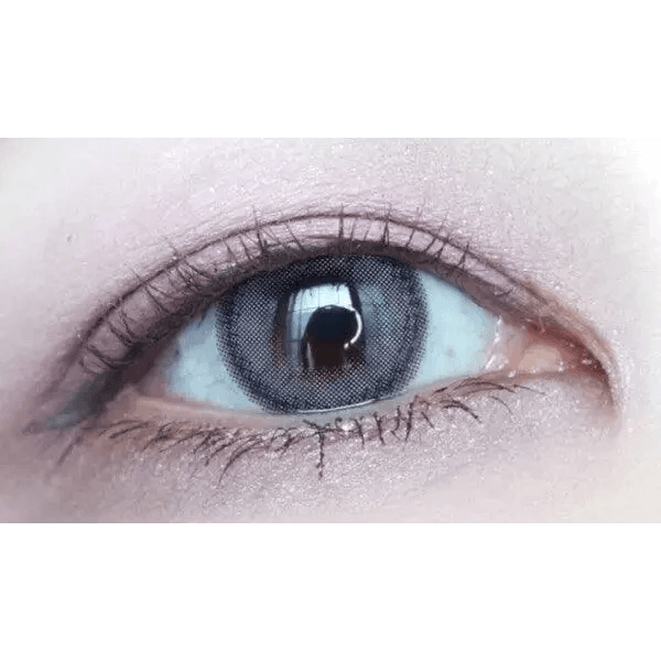 LensTown Lighly Rose Berry (30p) — single-eye close-up showing the contact lens appearance