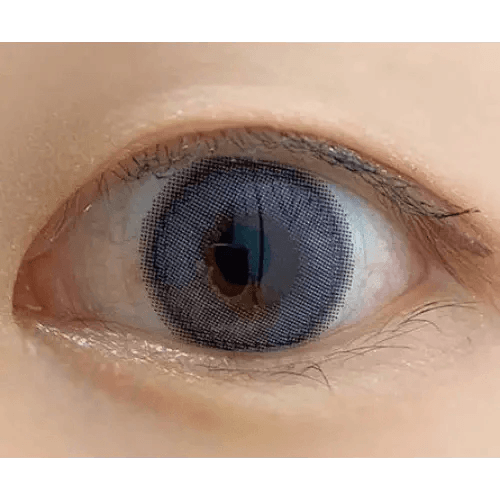 LensTown Lighly Rose Berry (30p) — single-eye close-up showing the contact lens appearance