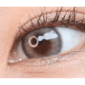 LensTown Lighly Rose Cacao (30p) — single-eye close-up showing the contact lens appearance