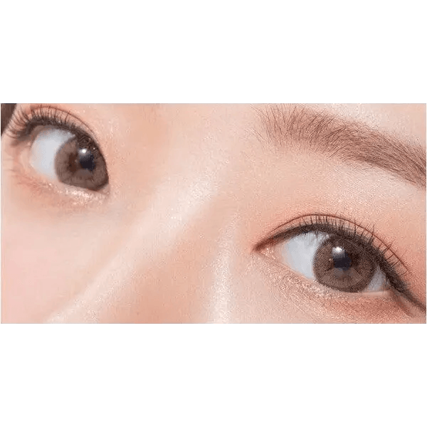 Olens Loving U Brown — both eyes wearing the contact lenses