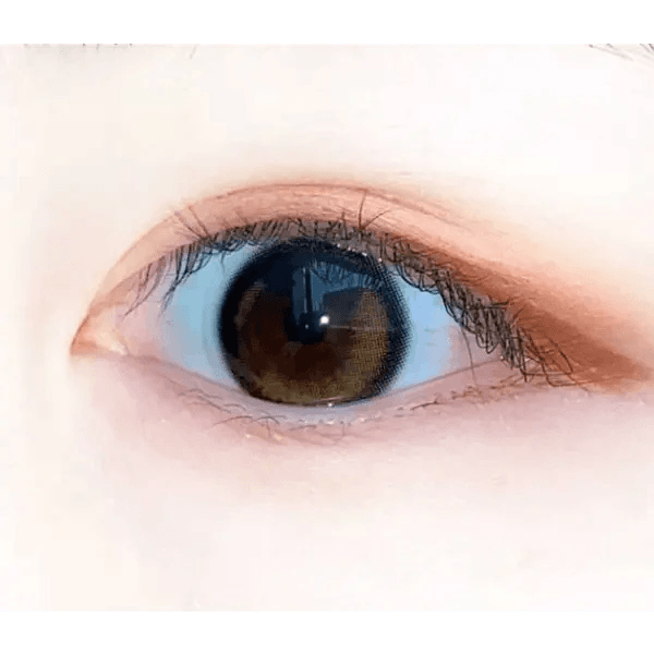 LensVery Lumie Soft Black colored contact lens, 13.1mm graphic diameter, Monthly wear