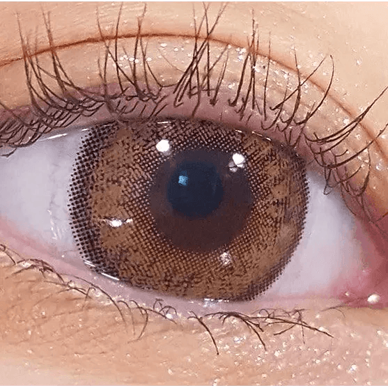 LensRang Mad Eye Brown — single-eye close-up showing the contact lens appearance