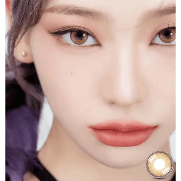 LensRang Mad Eye Brown — model portrait showing the contact lens look