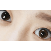Olens Maybe Brown — single-eye close-up showing the contact lens appearance