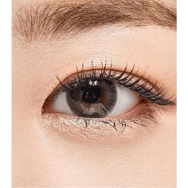Olens Maybe Gray — single-eye close-up showing the contact lens appearance