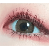 LensTown Mio Blonde Hazel — single-eye close-up showing the contact lens appearance