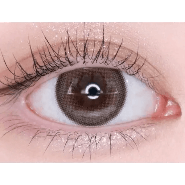 Olens Mood Night 1Day Mood Brown (20p) — single-eye close-up showing the contact lens appearance