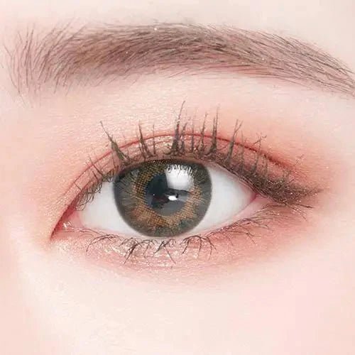 LensTown Not Bad Green — single-eye close-up showing the contact lens appearance