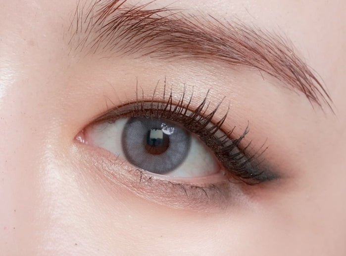 Olens Nella Ash Gray colored contact lens, 13.3mm graphic diameter, Monthly wear