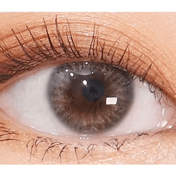 Olens Spanish Gray (20p) — single-eye close-up showing the contact lens appearance