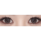 Olens Tok Tok Sugar Gray — both eyes wearing the contact lenses
