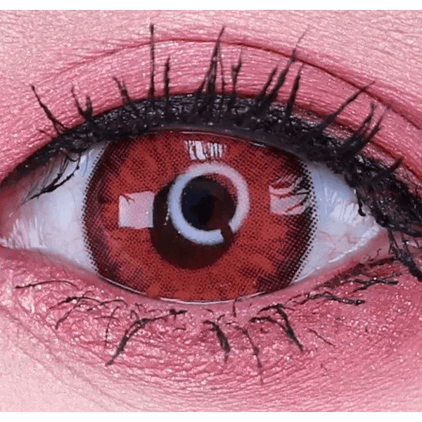 Olens Vampire Red — single-eye close-up showing the contact lens appearance