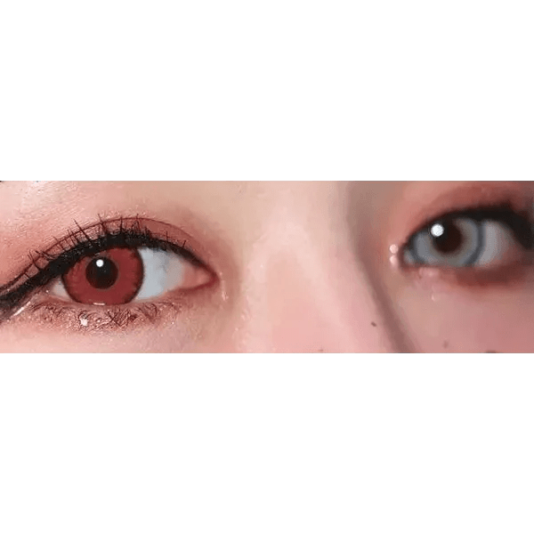 Olens Vampire Red — both eyes wearing the contact lenses
