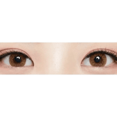 Olens Vogue Brown — both eyes wearing the contact lenses