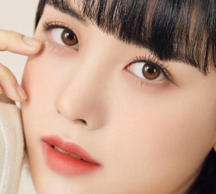 Olola Dahlia Brown colored contact lens, 13.2mm graphic diameter, 3-6 Months wear