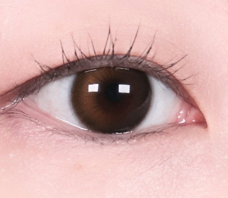 Olola Daymood Brown colored contact lens, 13.3mm graphic diameter, 3-6 Months wear