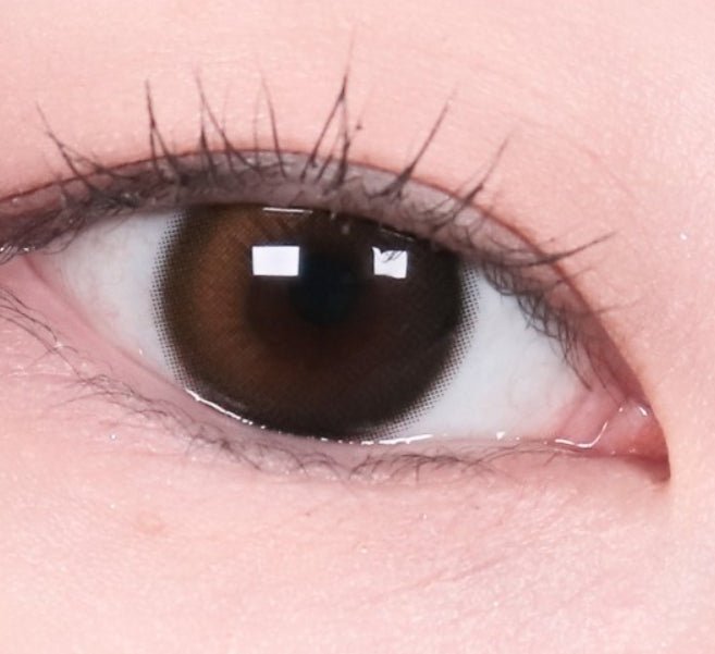 Olola Daymood Brown colored contact lens, 13.3mm graphic diameter, 3-6 Months wear