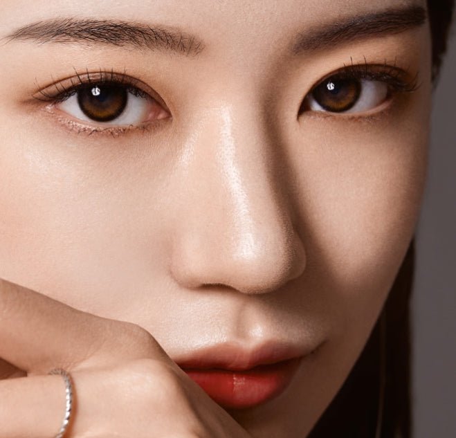 Olola Daymood Brown colored contact lens, 13.3mm graphic diameter, 3-6 Months wear