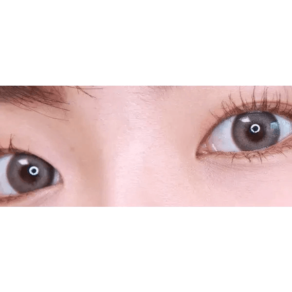 LensVery Photogenic Taupe Gray (10p) — both eyes wearing the contact lenses