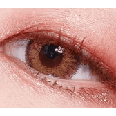 LensVery Poing Brown — single-eye close-up showing the contact lens appearance
