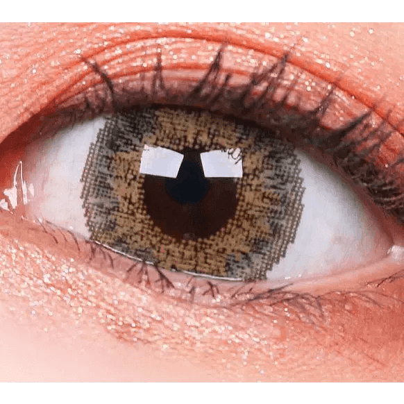 LensVery Poing Hazel Brown — single-eye close-up showing the contact lens appearance