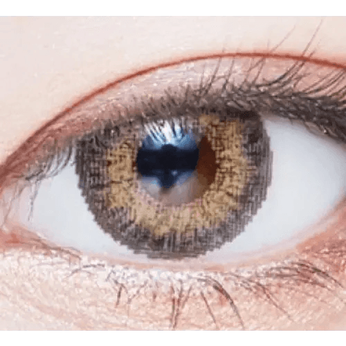 LensVery Poing Hazel Brown — single-eye close-up showing the contact lens appearance