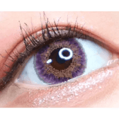 LensVery Poing Violet — single-eye close-up showing the contact lens appearance